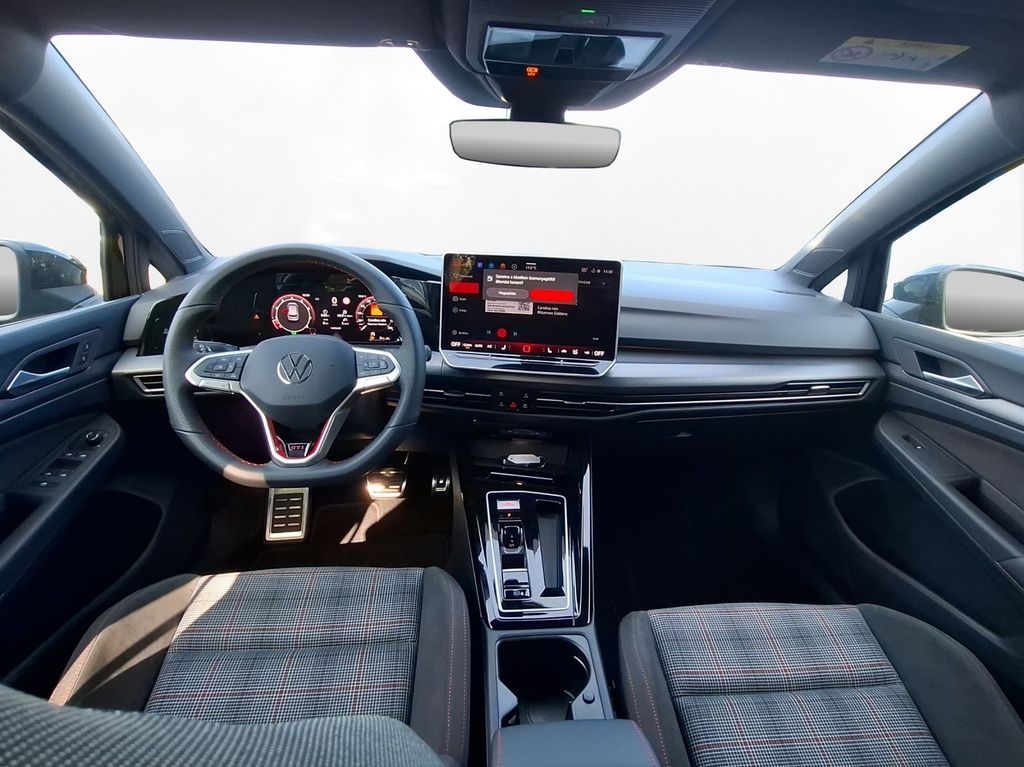 Volkswagen Golf 2026 г. Чёрный, пробег 150 км