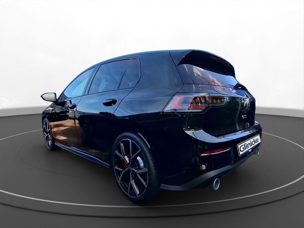 Volkswagen Golf 2026 г. Чёрный, пробег 150 км