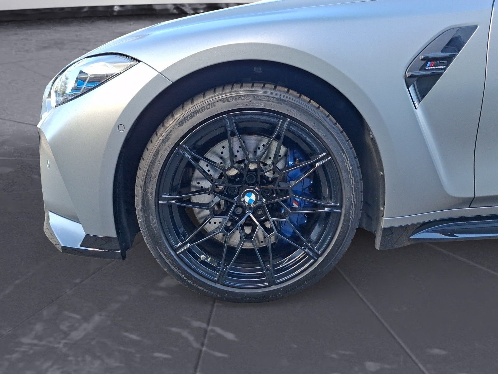 BMW M3 2023 г. Серый, пробег 50689 км