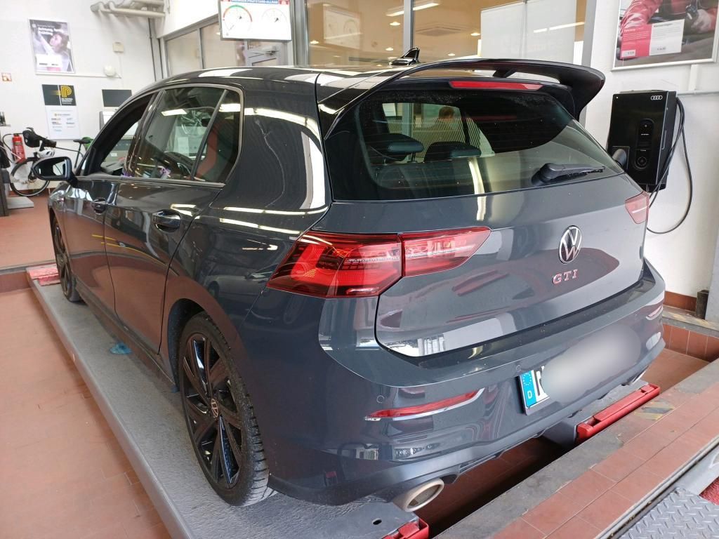 Volkswagen Golf 2024 г. Серый, пробег 41704 км