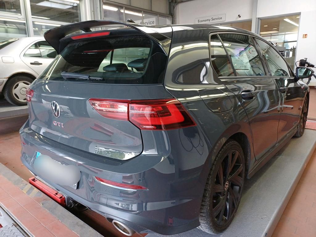 Volkswagen Golf 2024 г. Серый, пробег 41704 км