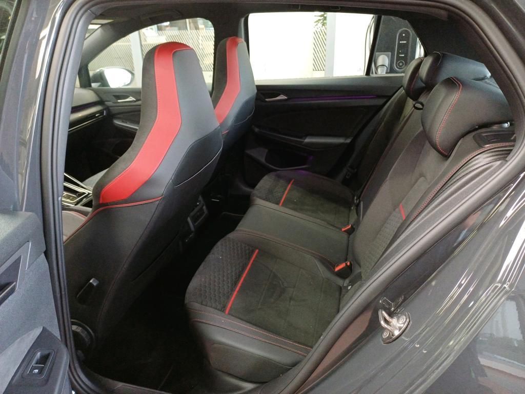 Volkswagen Golf 2024 г. Серый, пробег 41704 км
