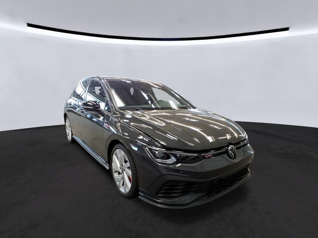 Volkswagen Golf 2024 г. Серый, пробег 41945 км