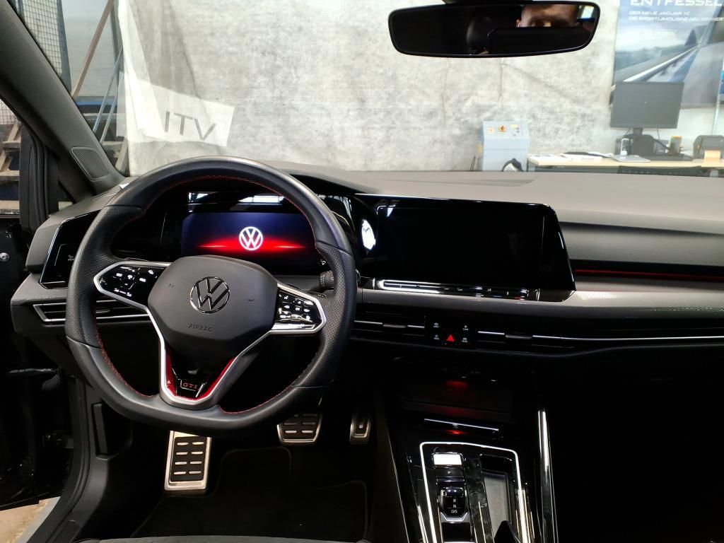 Volkswagen Golf 2024 г. Серый, пробег 41945 км