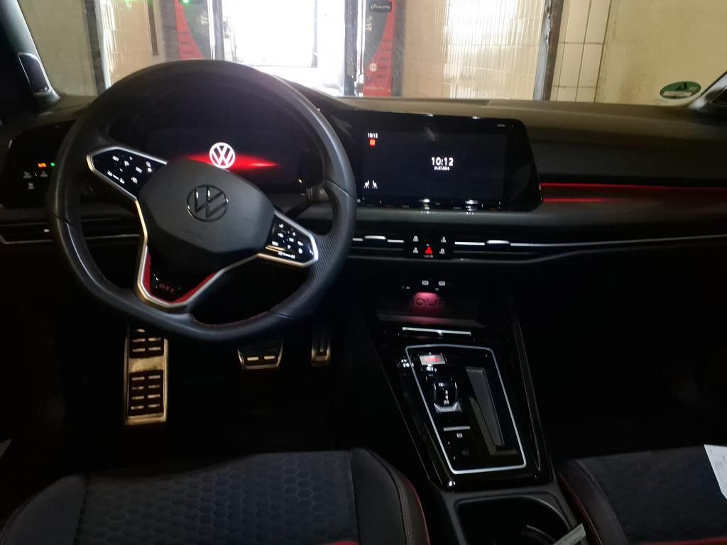 Volkswagen Golf 2024 г. Синий, пробег 42791 км