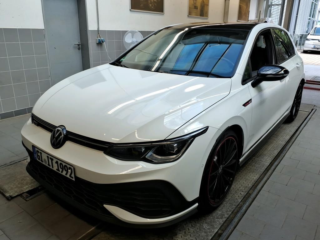 Volkswagen Golf 2023 г. Белый, пробег 50220 км