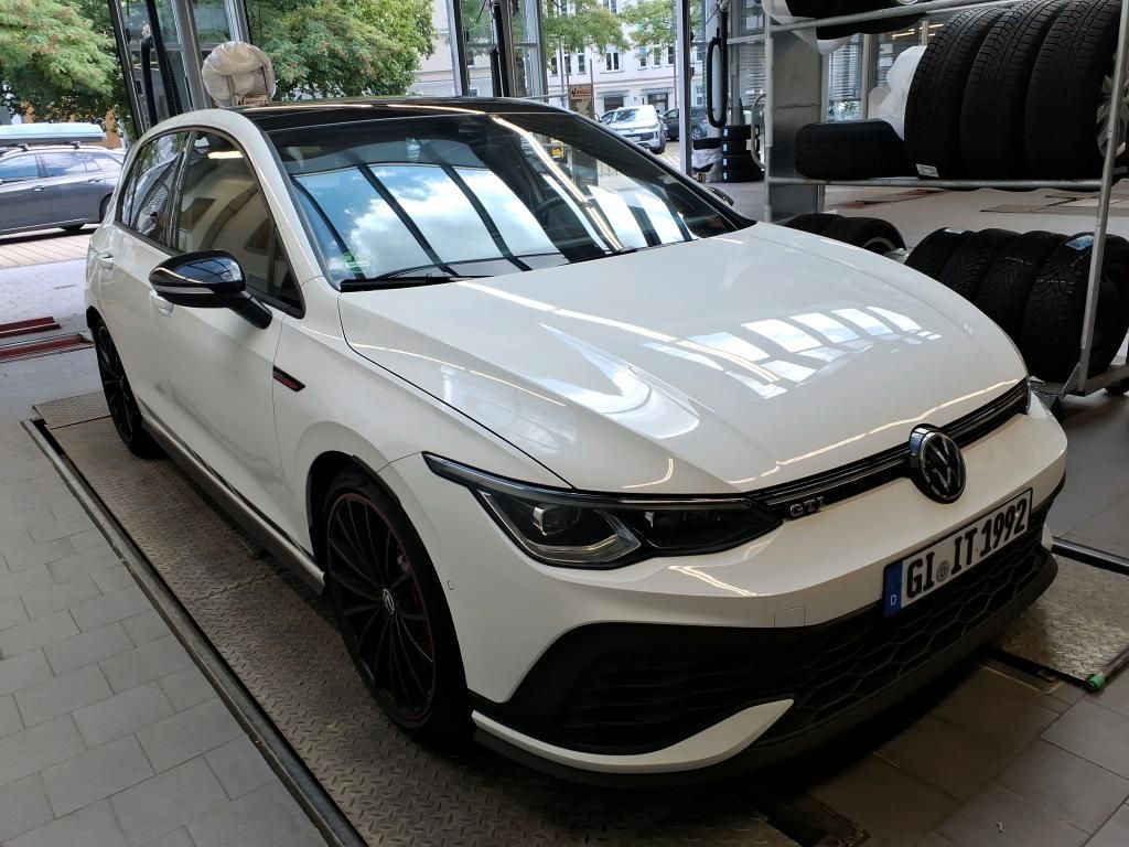 Volkswagen Golf 2023 г. Белый, пробег 50220 км