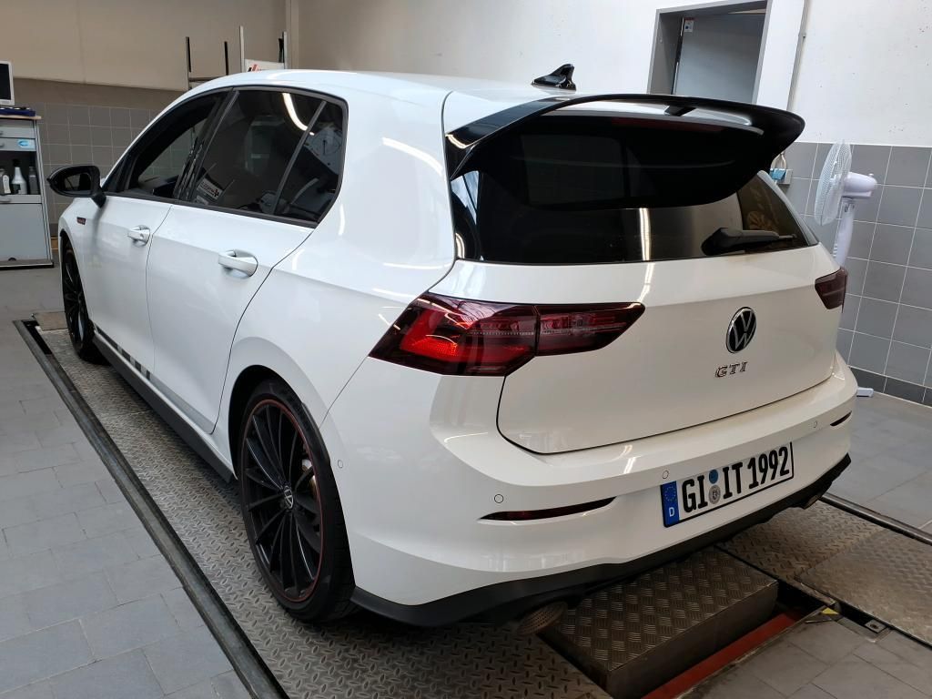 Volkswagen Golf 2023 г. Белый, пробег 50220 км