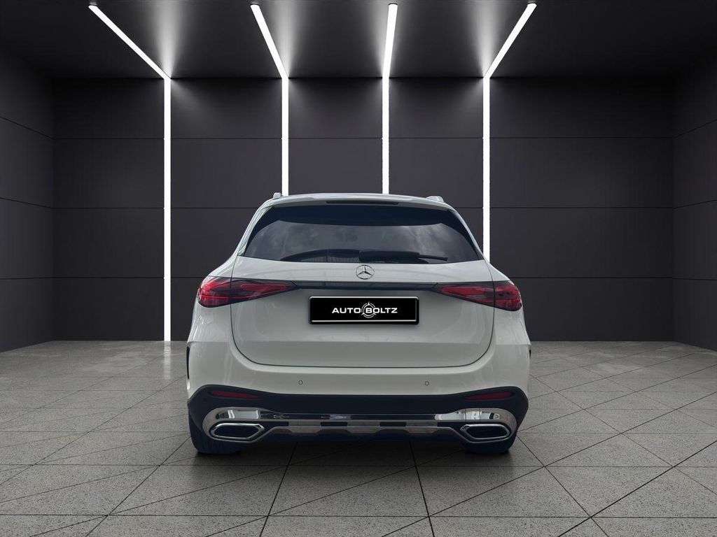 Mercedes-Benz GLC 200 2025 г. Белый, пробег 18800 км