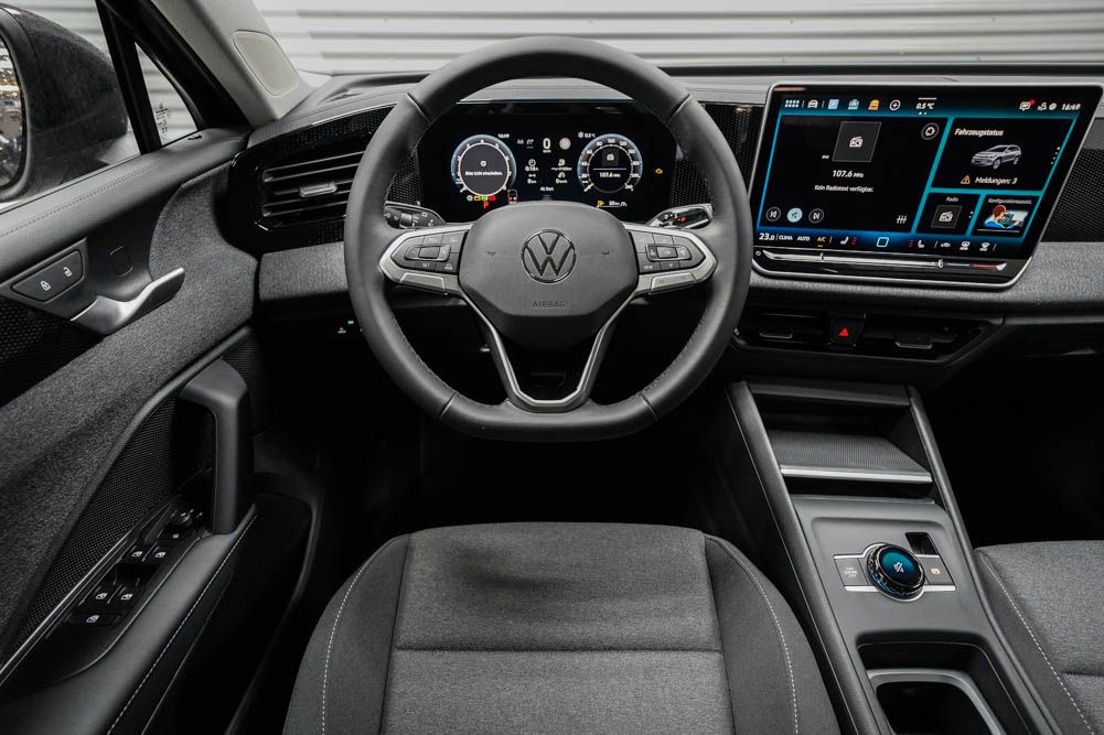 Volkswagen Tiguan 2026 г. Чёрный, пробег 20 км