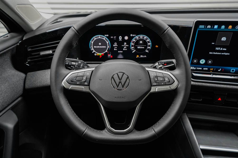 Volkswagen Tiguan 2026 г. Чёрный, пробег 20 км