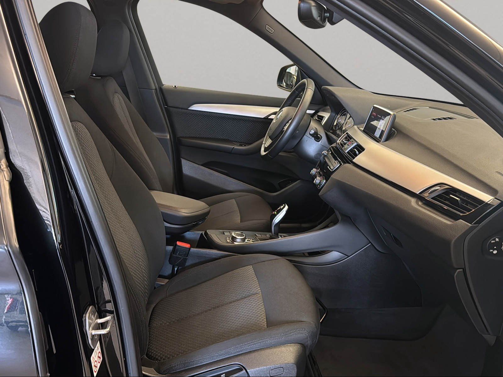 BMW X1 2022 г. Чёрный, пробег 28686 км