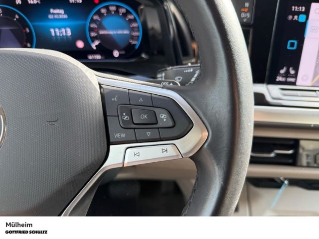 Volkswagen 8 series 2023 г. Красный, пробег 41149 км