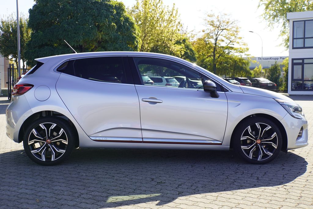 Renault Clio 2022 г. Серебристый, пробег 36690 км