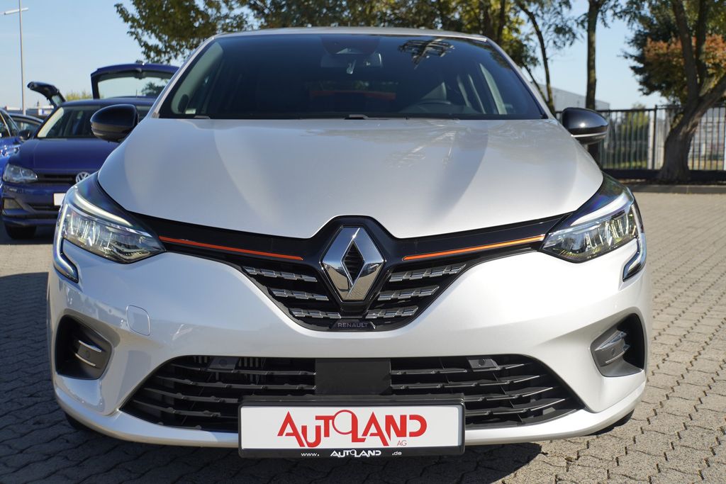 Renault Clio 2022 г. Серебристый, пробег 36690 км