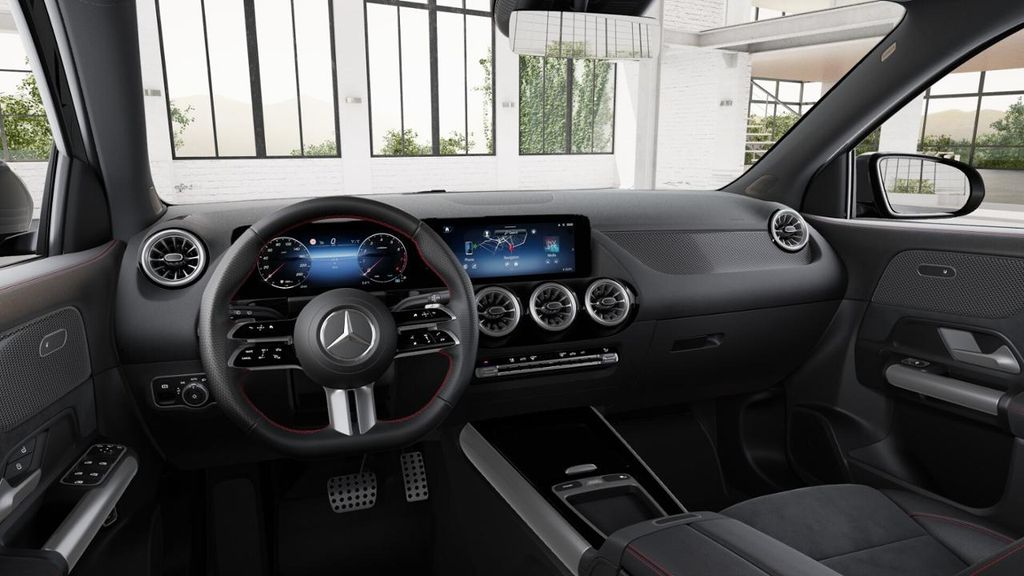 Mercedes-Benz GLA 200 2026 г. Чёрный, пробег 11356 км