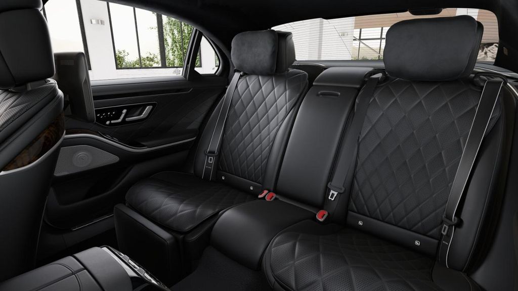 Mercedes-Benz S 500 2025 г. Чёрный, пробег 22222 км