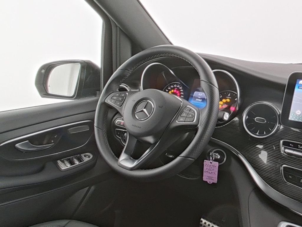 Mercedes-Benz V 250 2024 г. Чёрный, пробег 24958 км