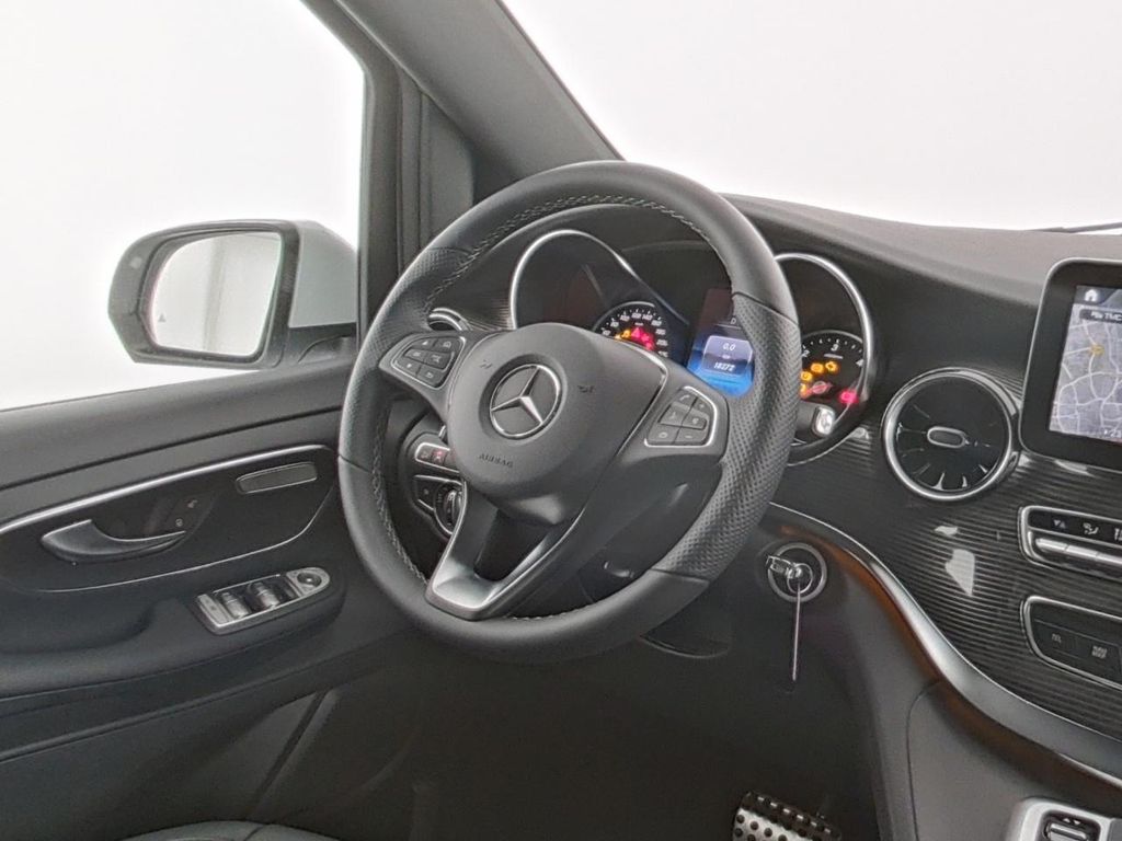 Mercedes-Benz V 250 2024 г. Белый, пробег 18268 км