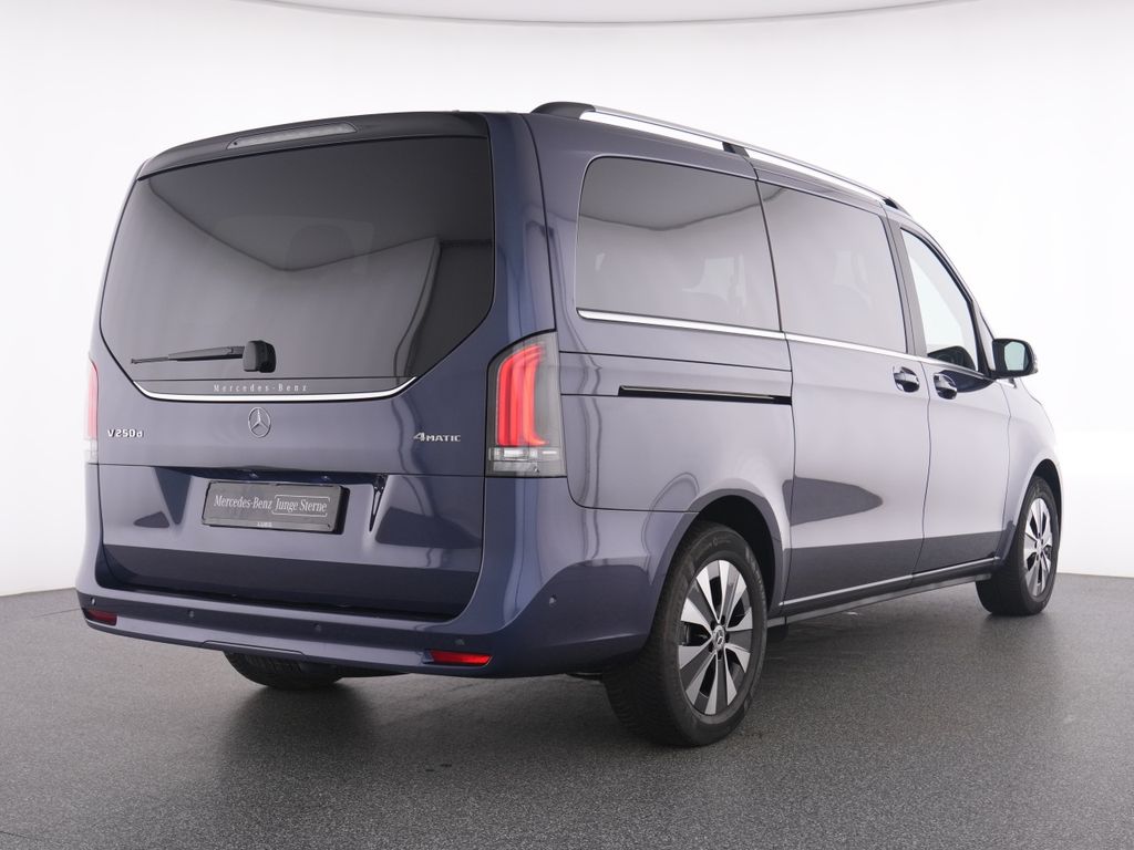 Mercedes-Benz V 250 2024 г. Синий, пробег 13201 км