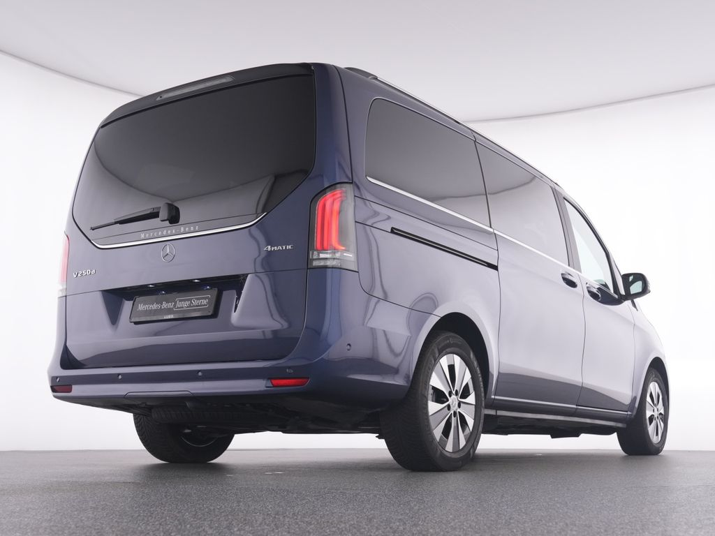 Mercedes-Benz V 250 2024 г. Синий, пробег 13201 км