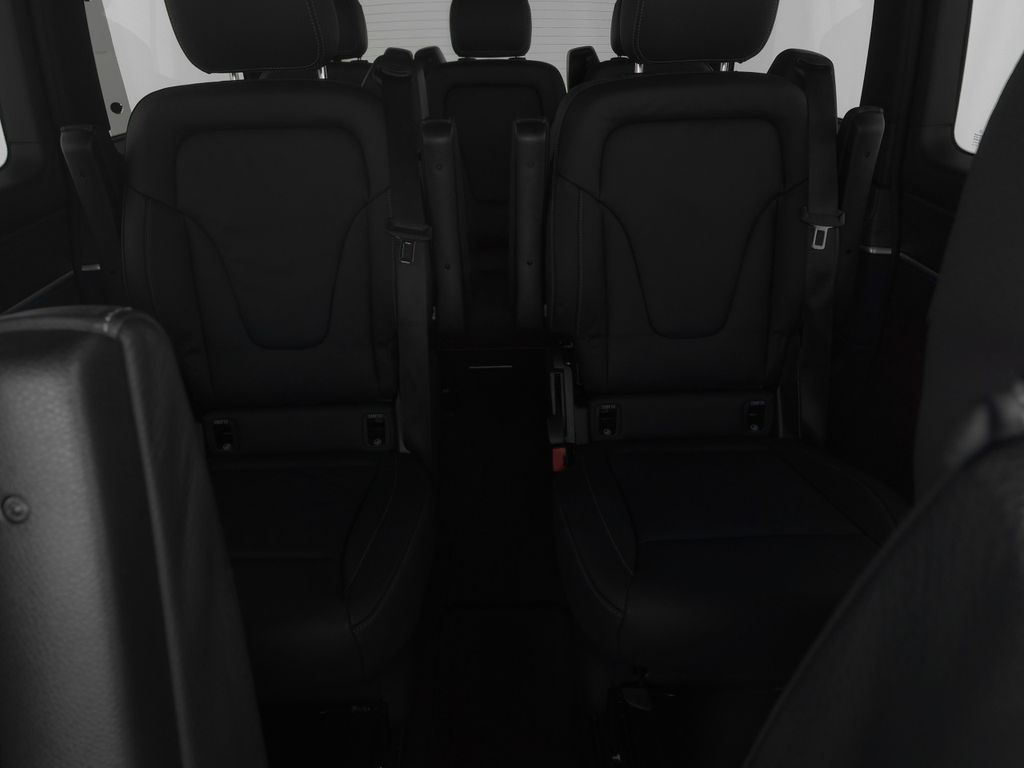 Mercedes-Benz V 250 2024 г. Чёрный, пробег 16698 км