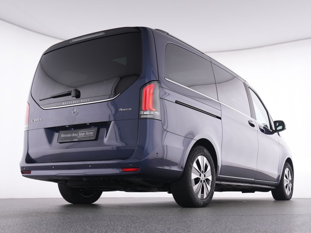 Mercedes-Benz V 300 2024 г. Синий, пробег 18151 км