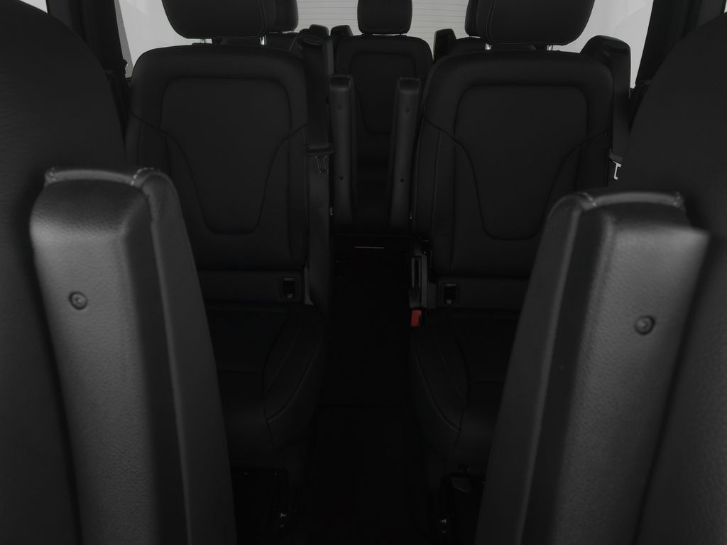 Mercedes-Benz V 250 2025 г. Чёрный, пробег 30083 км