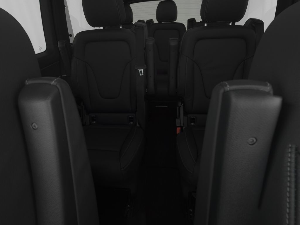 Mercedes-Benz V 300 2025 г. Чёрный, пробег 21363 км