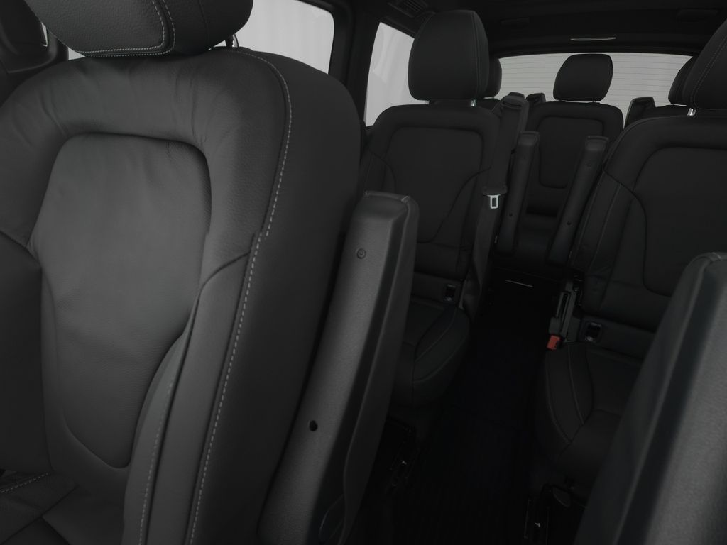 Mercedes-Benz V 300 2024 г. Чёрный, пробег 28730 км