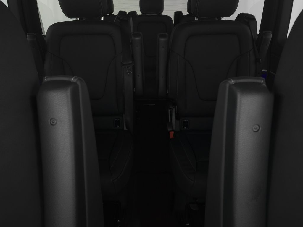 Mercedes-Benz V 250 2025 г. Чёрный, пробег 18088 км