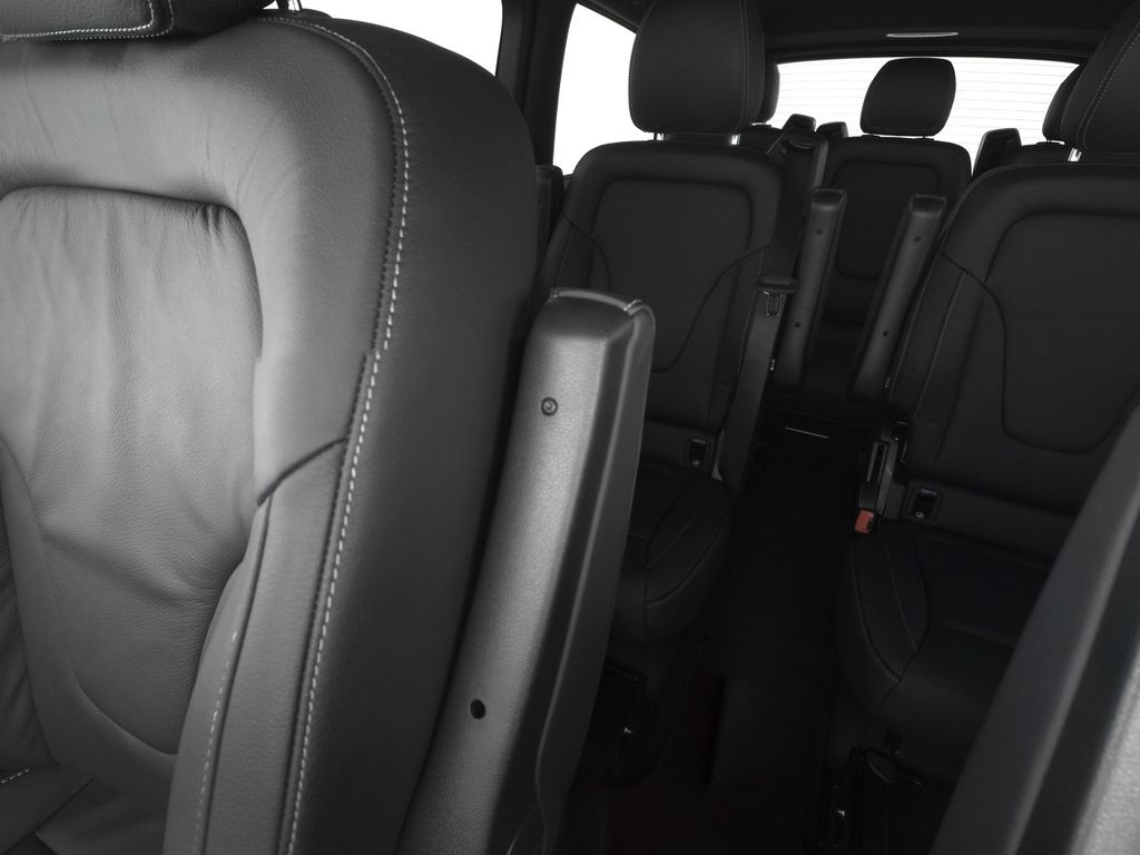 Mercedes-Benz V 250 2025 г. Серый, пробег 23986 км