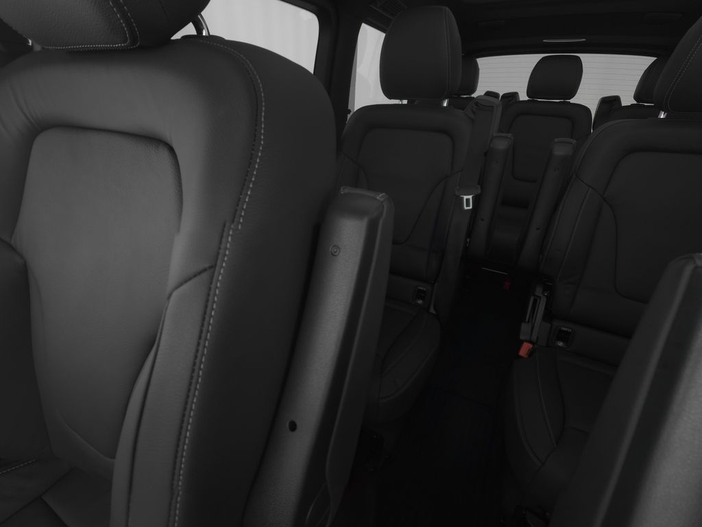 Mercedes-Benz V 300 2024 г. Чёрный, пробег 26416 км