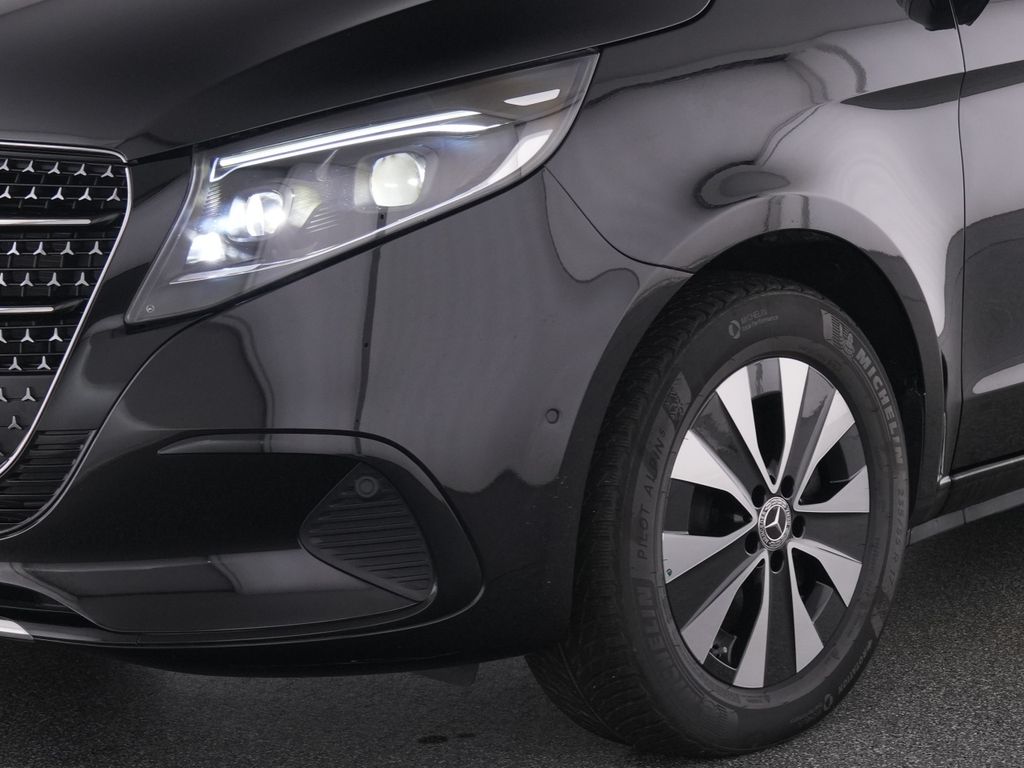 Mercedes-Benz V 300 2024 г. Чёрный, пробег 26416 км