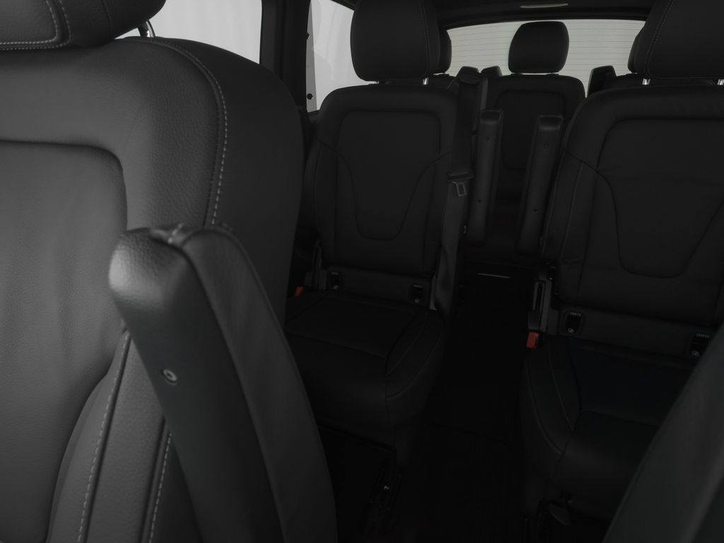 Mercedes-Benz V 250 2024 г. Чёрный, пробег 22230 км