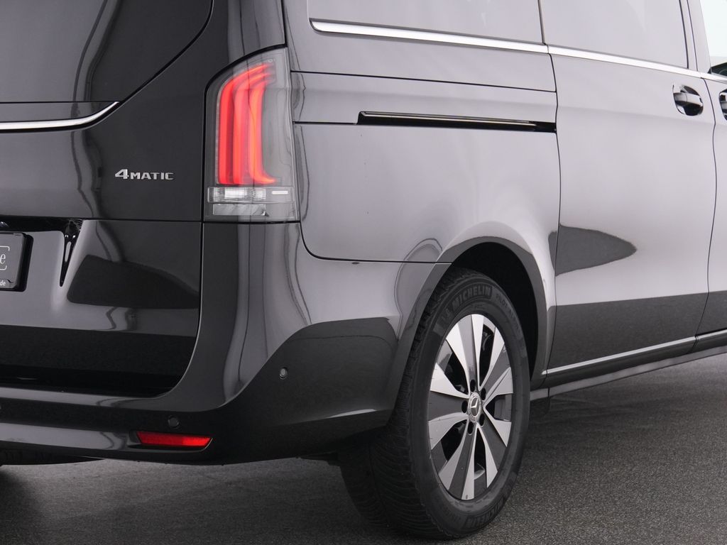 Mercedes-Benz V 250 2024 г. Чёрный, пробег 22230 км