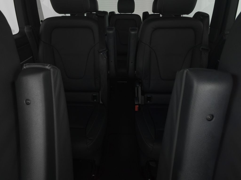 Mercedes-Benz V 250 2025 г. Чёрный, пробег 31574 км