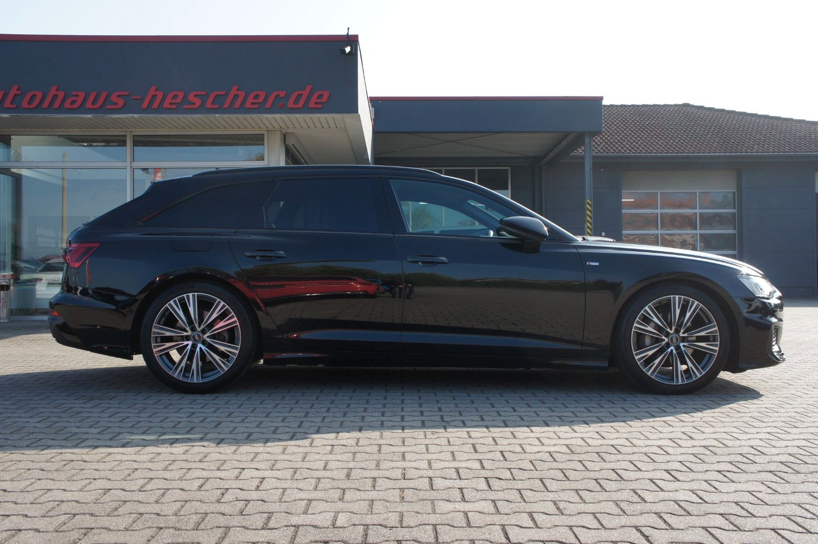 Audi A6 2023 г. Чёрный, пробег 55870 км