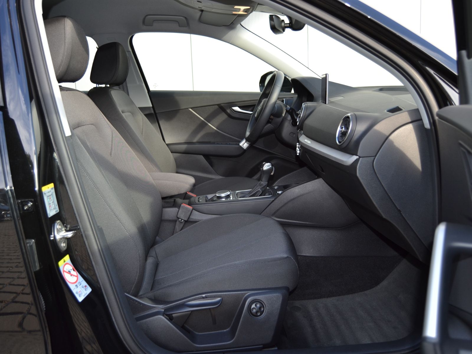 Audi Q2 2023 г. Чёрный, пробег 43477 км