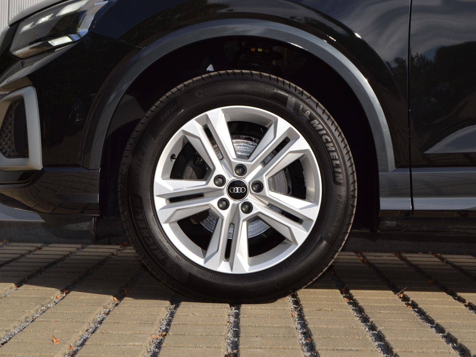 Audi Q2 2023 г. Чёрный, пробег 43477 км
