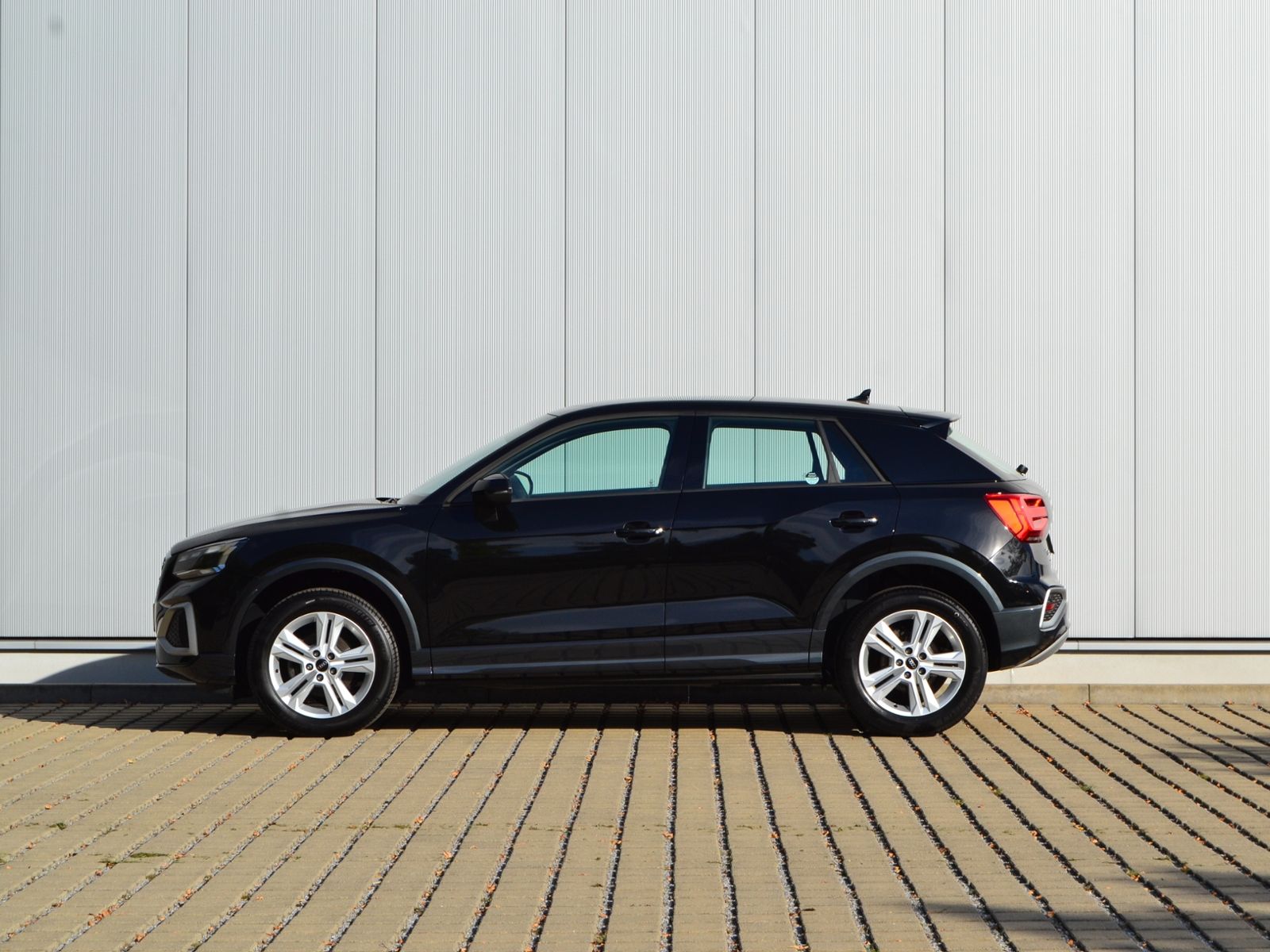 Audi Q2 2023 г. Чёрный, пробег 43477 км