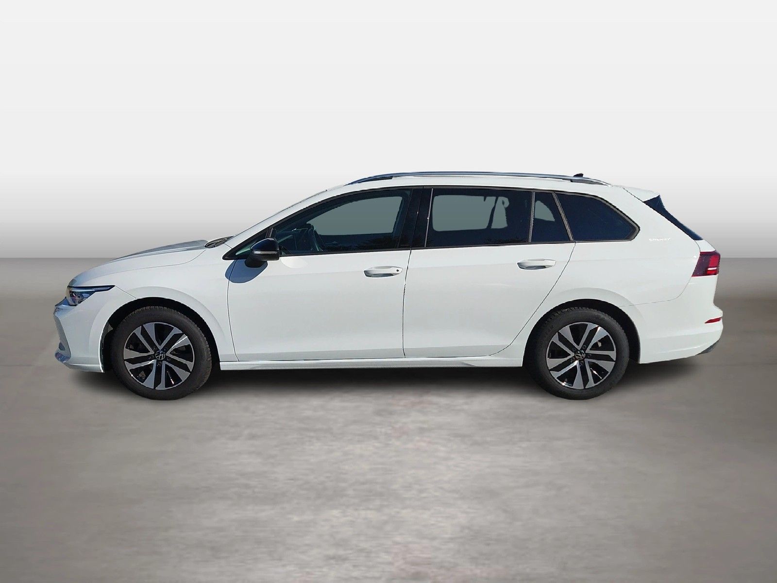 Volkswagen Golf 2026 г. Белый, пробег 16177 км