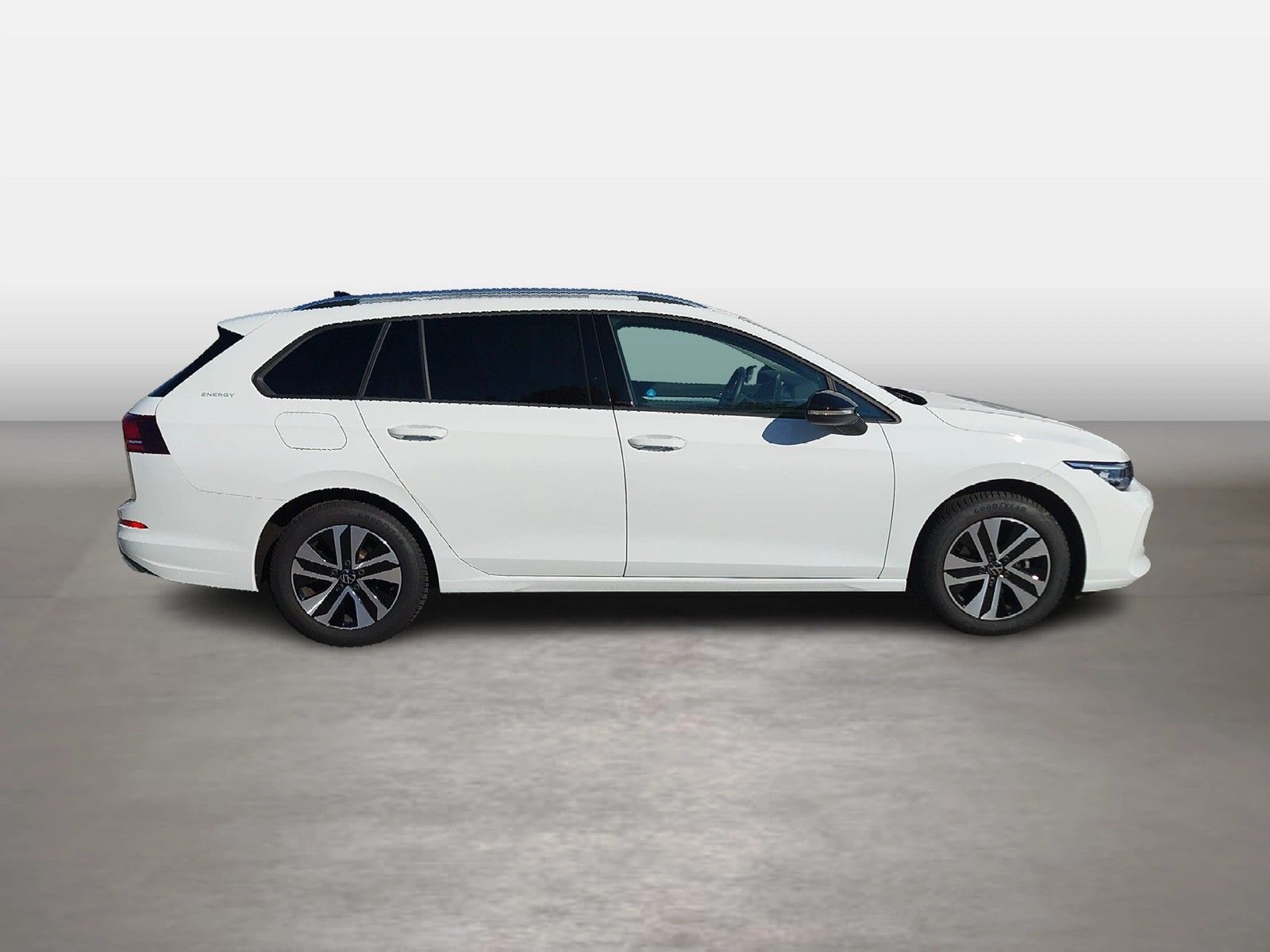 Volkswagen Golf 2026 г. Белый, пробег 16177 км