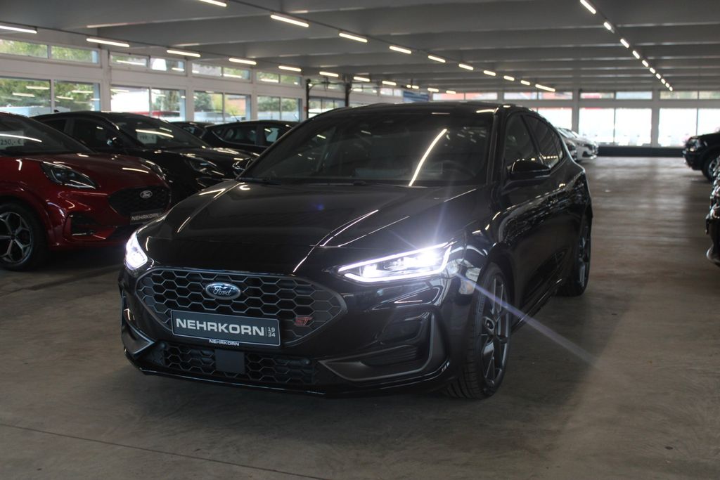 Ford Focus 2022 г. Чёрный, пробег 46150 км