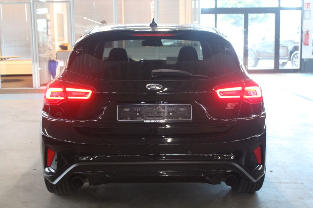 Ford Focus 2022 г. Чёрный, пробег 46150 км
