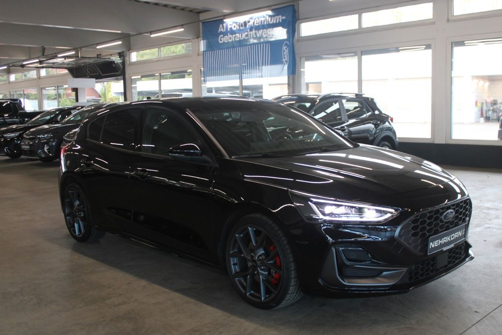 Ford Focus 2022 г. Чёрный, пробег 46150 км