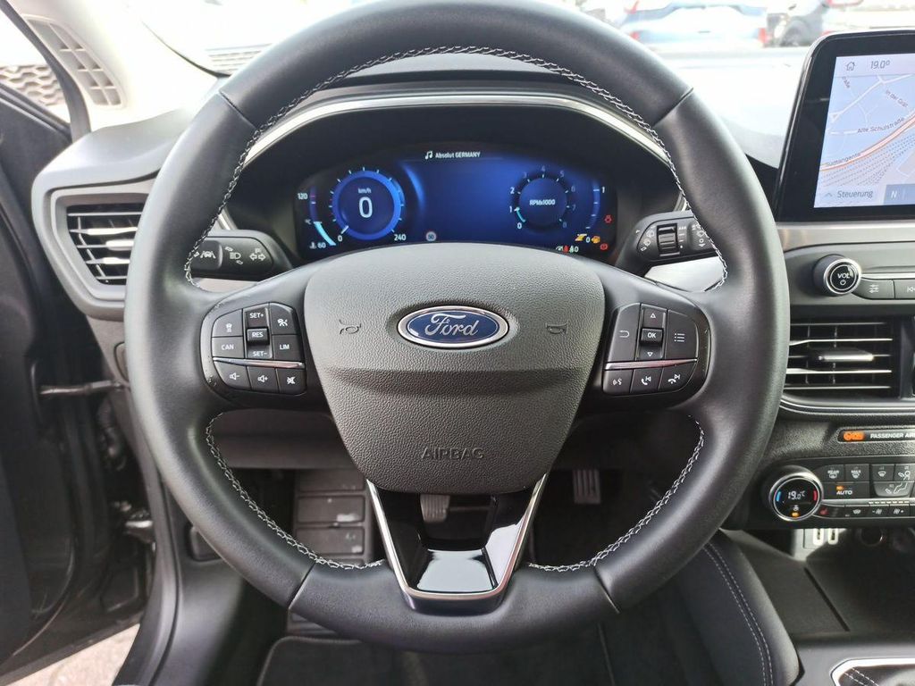 Ford Focus 2021 г. Серый, пробег 42243 км