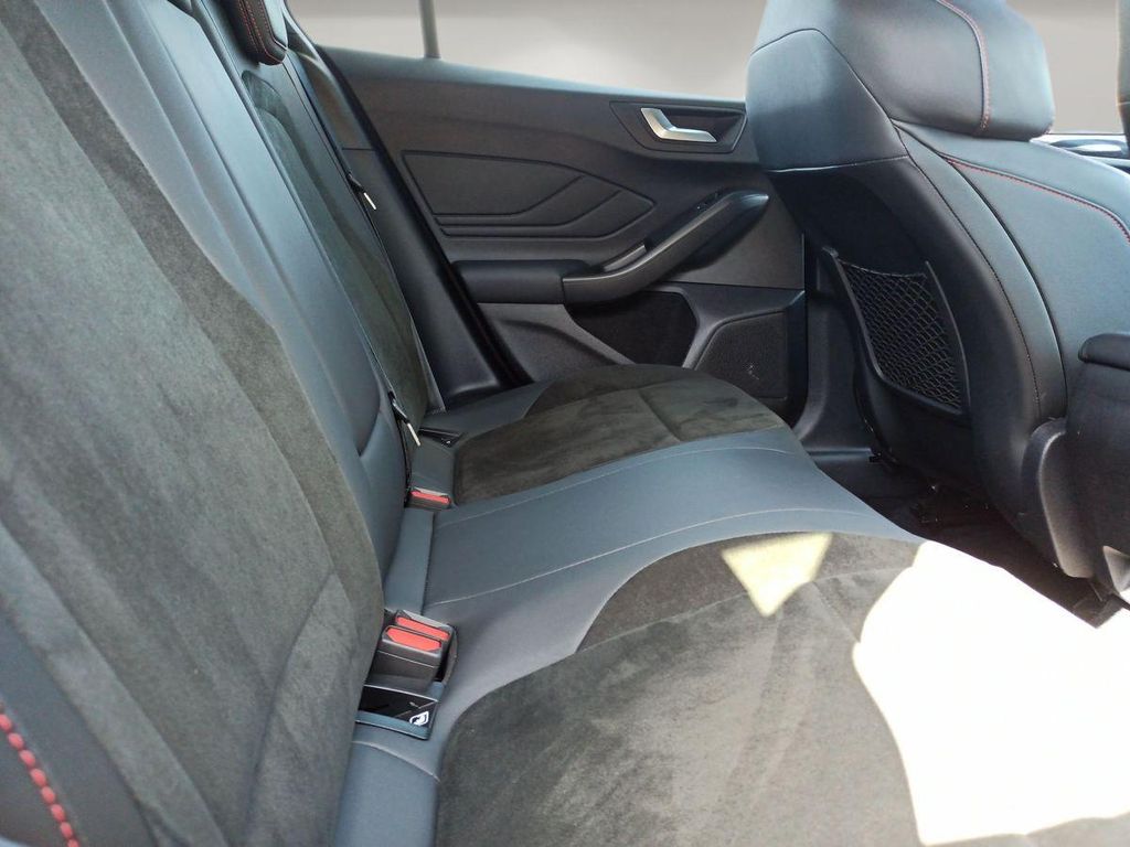 Ford Focus 2023 г. Серый, пробег 44737 км