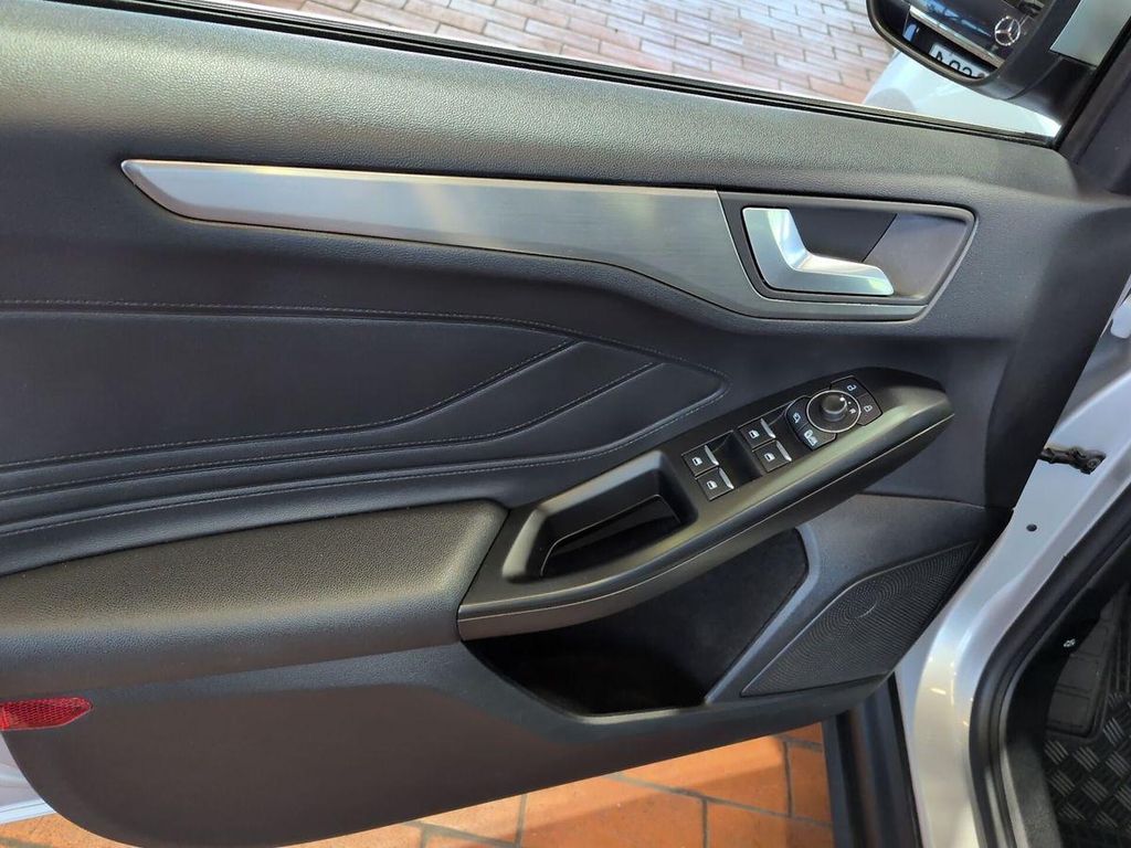 Ford Focus 2021 г. Серебристый, пробег 51488 км