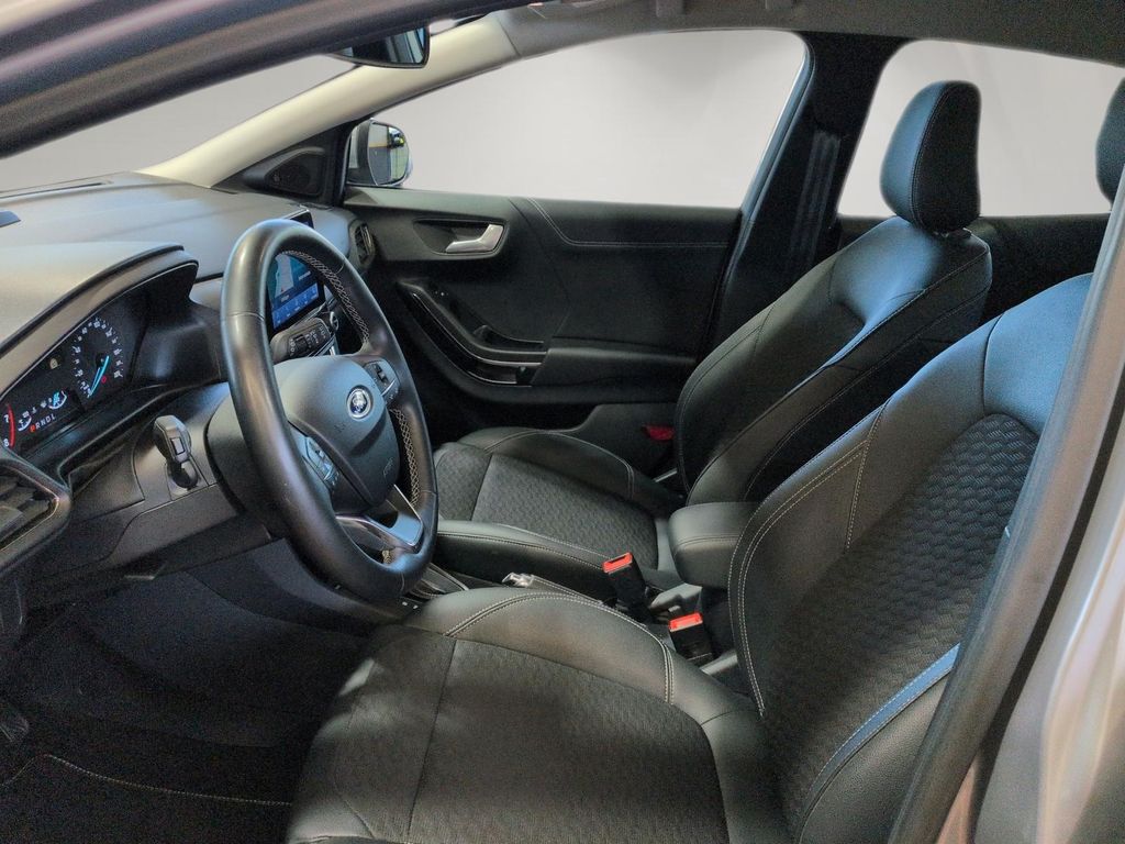 Ford Puma 2023 г. Серебристый, пробег 50972 км